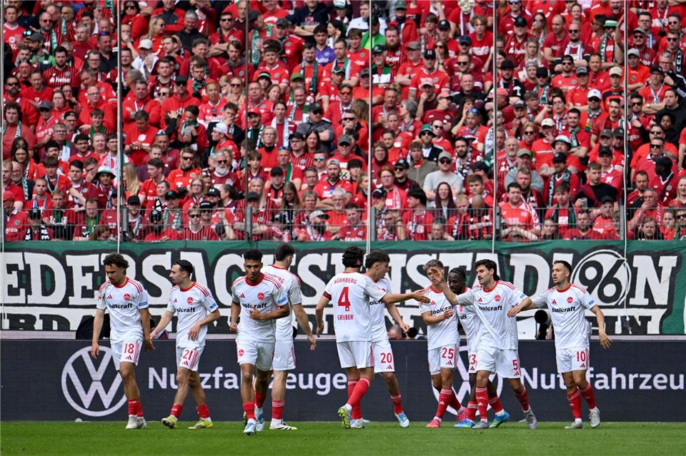 Nürnberger Jubel in Hannover.Swen Pförtner/dpa