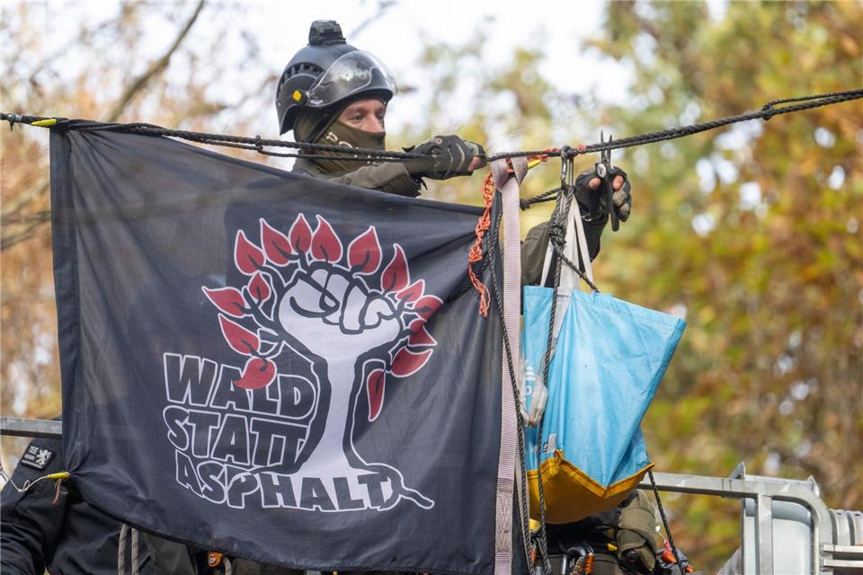 Nun müssen die Protestierer abziehen. Boris Roessler/dpa