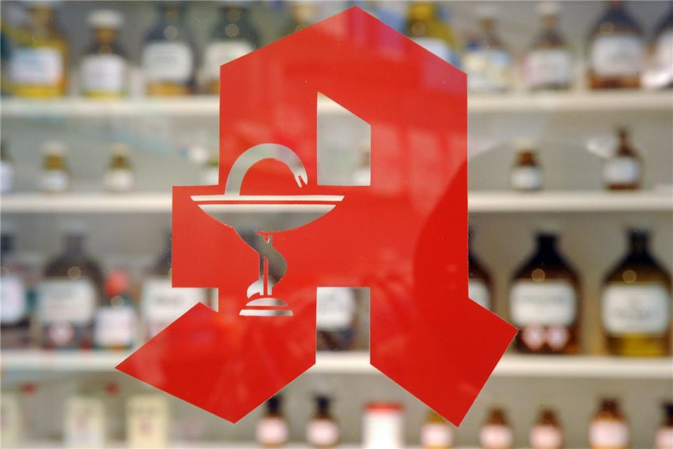 Nun will dm auch Apotheken Konkurrenz machen. (Archivbild)Uli Deck/dpa