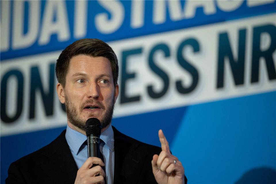 Nur Streitereien in den eigenen Reihen können die AfD noch stoppen, mahnt der nordrhein-westfälische Landesparteichef Martin Vincentz. Fabian Strauch/dpa