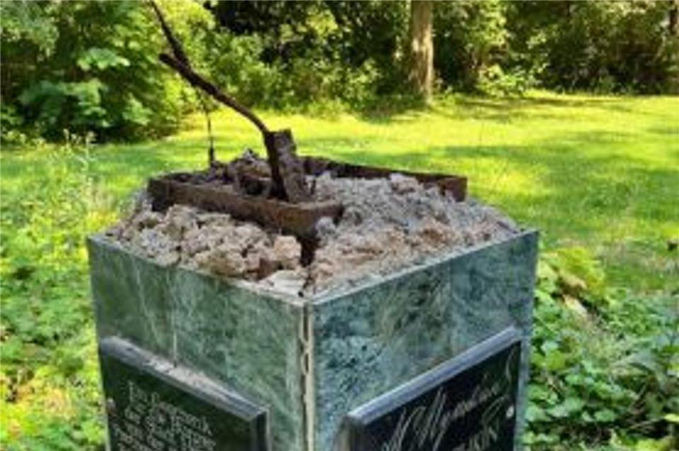 Nur der Sockel blieb zurück: In Hemer wurde ein Puschkin-Denkmal gestohlen. Moskau ist überhaupt nicht amused.-/Polizei Märkischer Kreis/dpa