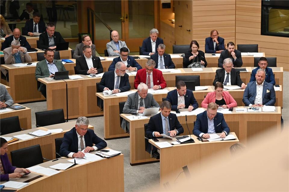 Nur die AfD ist gegen die Anpassung der Diäten.Katharina Kausche/dpa