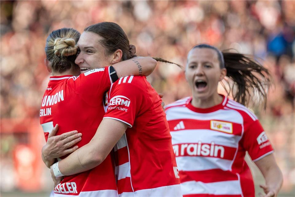 Nur drei Minuten nach dem Rückstand glichen die Unionerinnen zum 1:1 aus. Soeren Stache/dpa