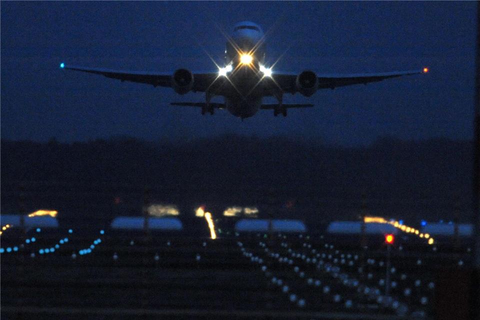 Nur ein kleiner Teil der Menschheit fliegt regelmäßig, hinterlässt damit aber einen enormen ökologischen Fußabdruck. picture alliance / dpa