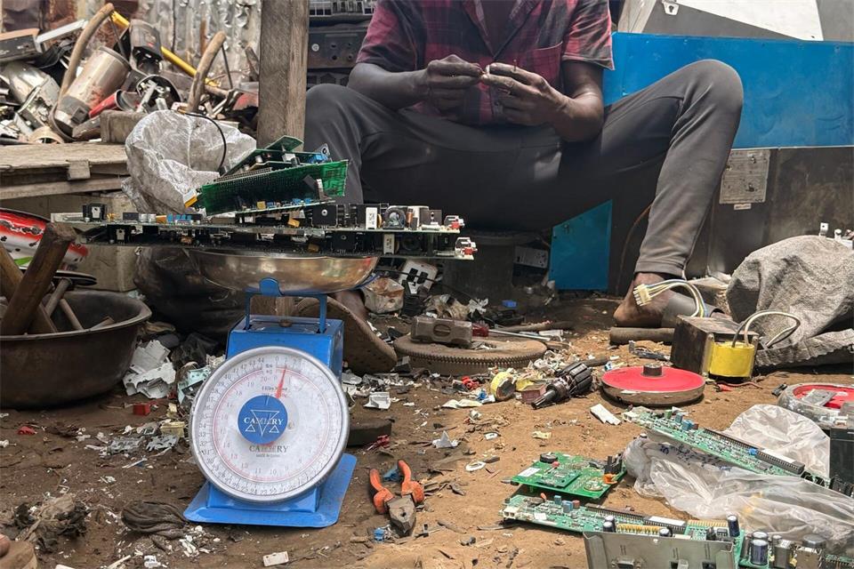 Nur gut ein kleiner Teil des Elektroschrotts weltweit wird nachweislich ordnungsgemäß gesammelt und recycelt. Christina Peters/dpa