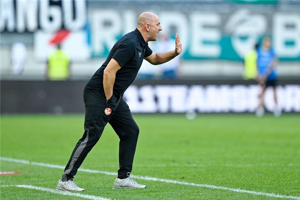 Nur nicht nachlassen: FCK-Trainer Torsten Lieberknecht will auch in Paderborn punkten (Archivbild).Uwe Anspach/dpa