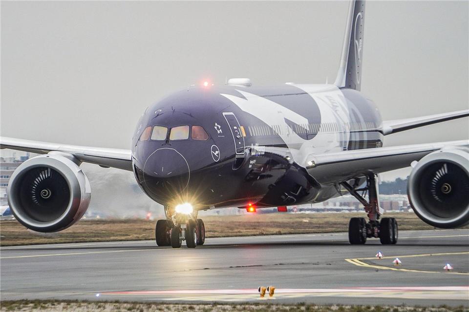 Nur noch drei Business-Sitze in der Boeing 787 bleiben gesperrt. (Archivbild)Andreas Arnold/dpa