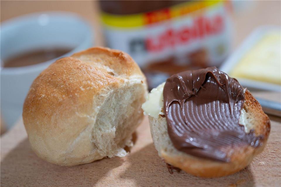 Weniger Haselnüsse aus Italien: Wird Nutella teurer?  Nutella gehört zu den großen Exportschlagern aus Italien. (Archivbild)Hendrik Schmidt/dpa