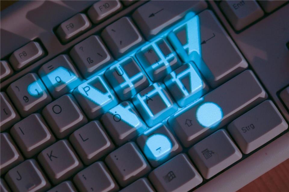 Nutzen Sie Vergleichsportale im Netz? Mit einigen Tricks lassen sich die Deals womöglich noch verbessern.Jens Büttner/dpa/dpa-tmn