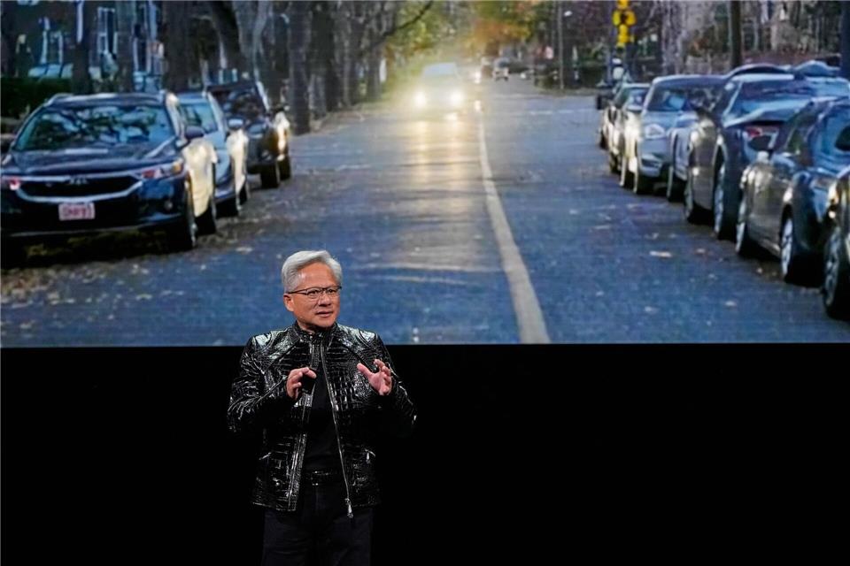 Nvidia will ab 2027 mit einem noch nicht benannten Partner Robotaxis auf die Straße bringen.John Locher/AP/dpa