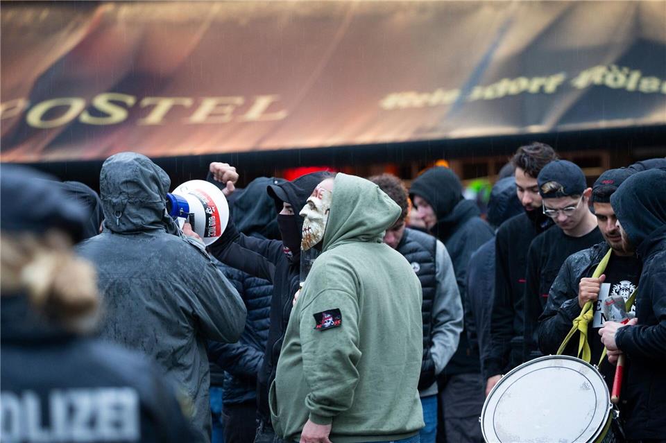 OGC Nizza hat Gewalt von Fans gegen die eigenen Spieler verurteilt.Thomas Banneyer/dpa