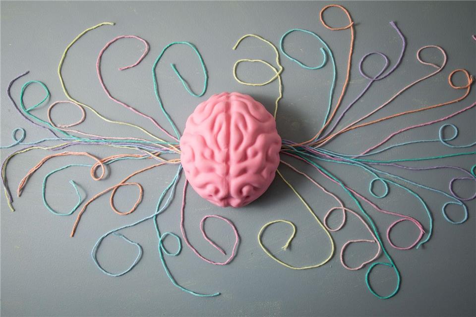 Ob Arm heben oder loslaufen: Das Gehirn steuert unsere Bewegungen. Bei Parkinson funktioniert das allerdings zunehmend schlechter.picture alliance / dpa-tmn