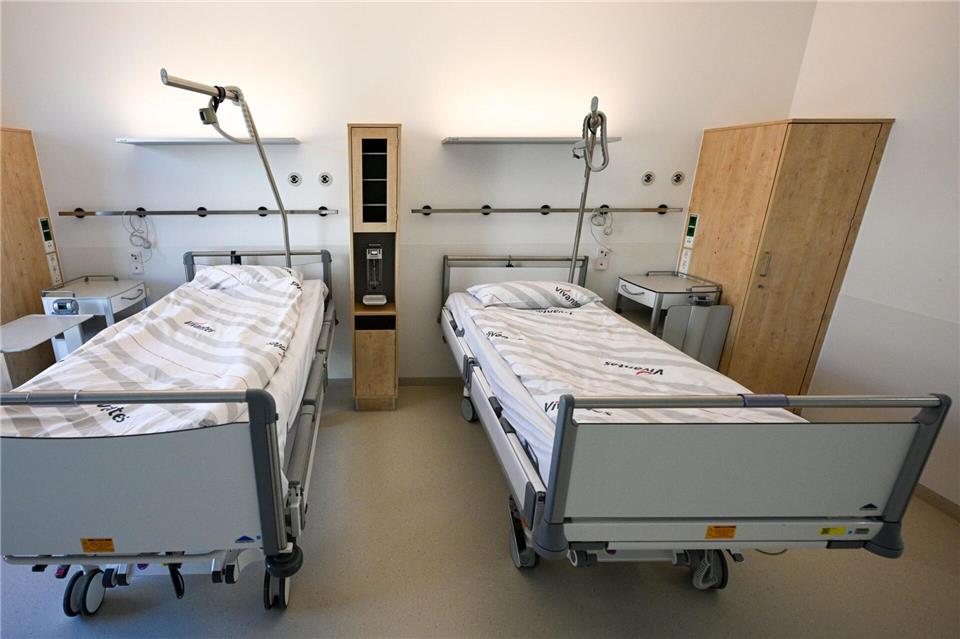 Ob Besuch oder Nachtruhe - eine gute Portion Rücksicht hilft, um im Mehrbettzimmer gut miteinander klarzukommen.picture alliance/dpa