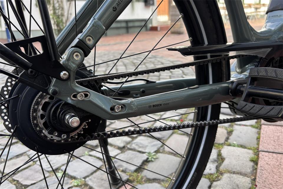Ob der Ketten- oder der Riemenantrieb das Richtige ist, entscheidet sich anhandder Nutzung des Fahrrades.
