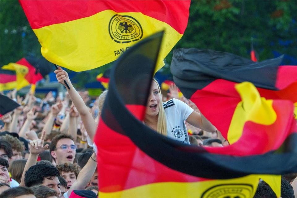 Ob deutsche Fans Grund zum Jubeln haben, wird sich zeigen (Symbolbild)Andreas Arnold/dpa