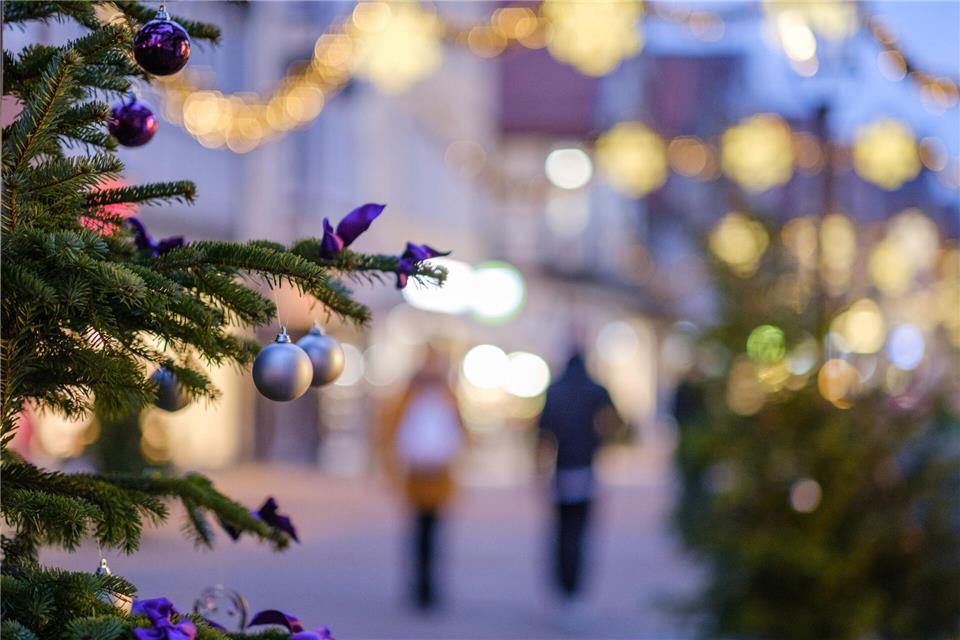 Ob jemand allein ist oder sich einsam fühlt, gerade in der Weihnachtszeit, ist nicht das gleiche.picture alliance/dpa