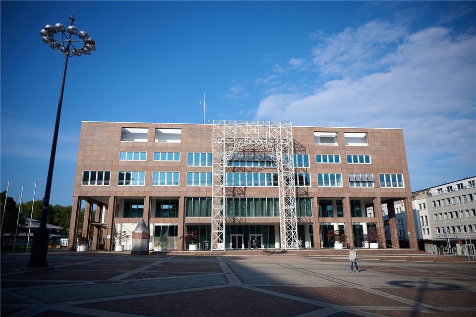 Oberbürgermeister Alexander Kalouti hat den AfD-Neujahrsempfang im Rathaus verboten. Die AfD wollte das nicht akzeptieren. (Archivbild)Bernd Thissen/dpa
