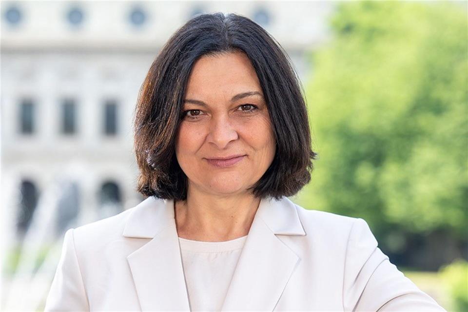 „Oberbürgermeisterin für einen Tag“ - die Mülheimer SPD-Politikerin Nadia Khalaf büßte ihre knappe Mehrheit ein, nachdem ein Auszählungsfehler bereinigt wurde.PR-Fotografie Köhring/SPD Mülheim/dpa