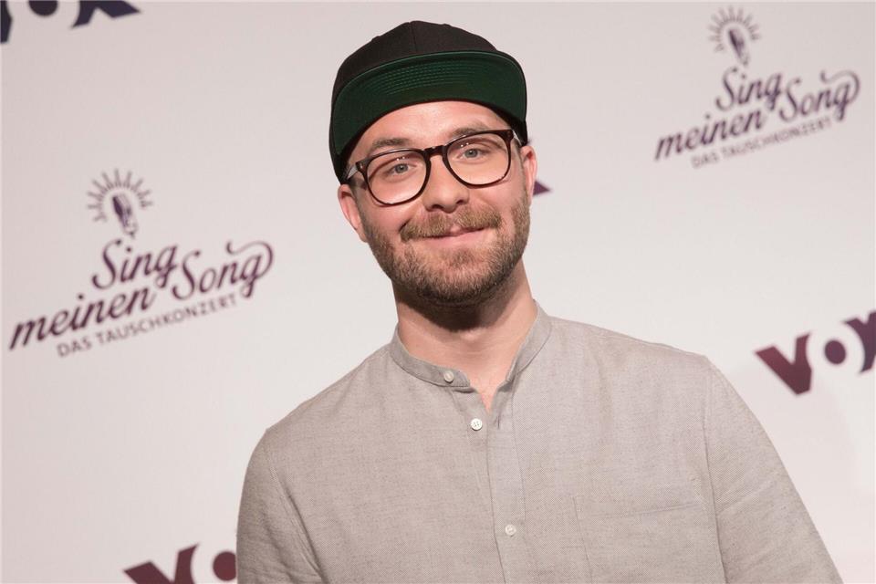 Öffentlich zeigte sich Mark Forster bislang stets mit Kappe. (Archivbild)Jörg Carstensen/dpa