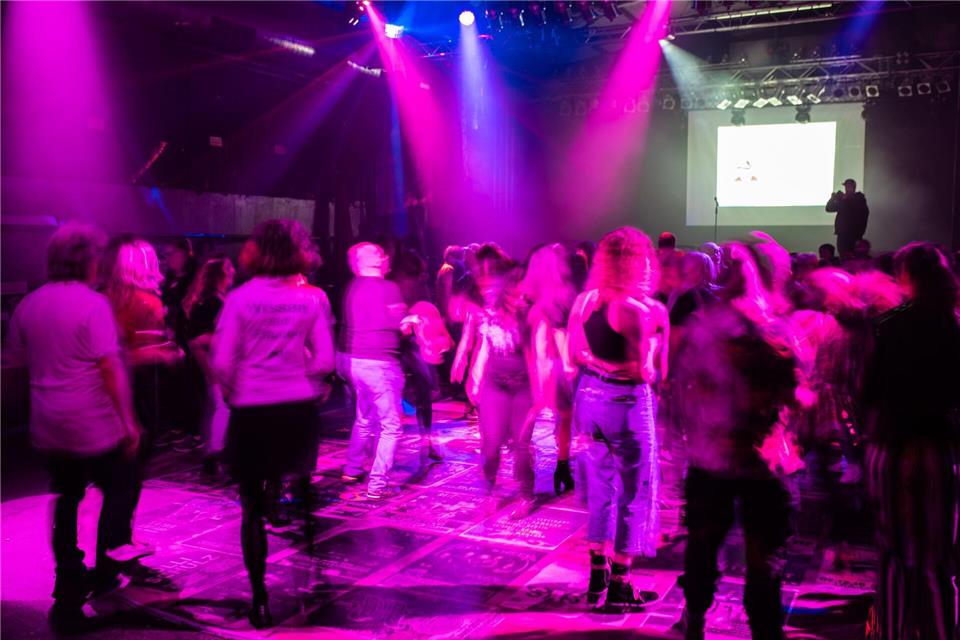 Öffentliche Tanzveranstaltungen an Karfreitag sind in Hessen untersagt. (Symbolbild)Christoph Schmidt/dpa