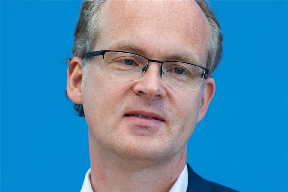 Ökonom Sebastian Dullien warnt davor, die Debatte schade der Binnennachfrage. (Archivbild)Bernd von Jutrczenka/dpa Pool/dpa