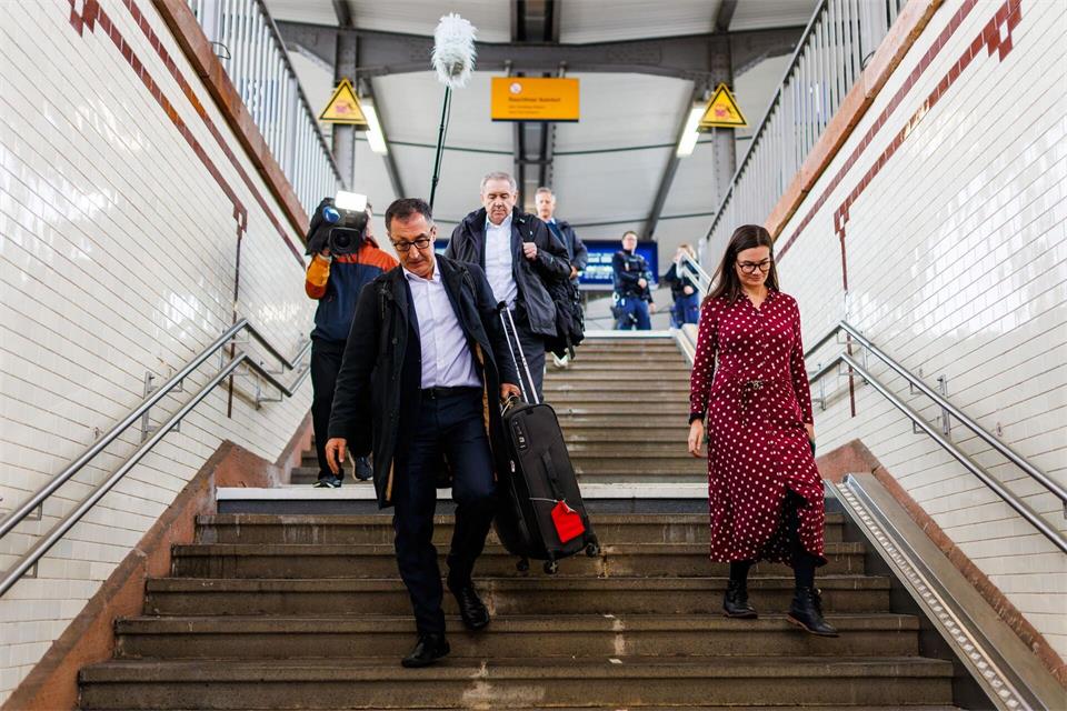 Özdemir reiste mit dem ICE aus Berlin nach Offenburg.Philipp von Ditfurth/dpa