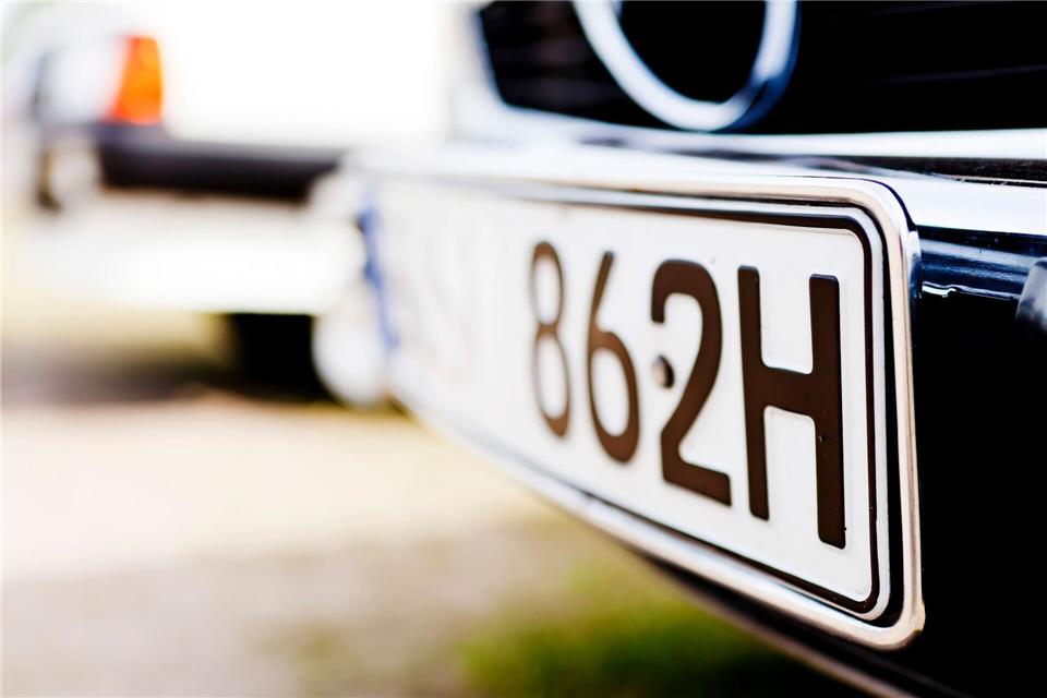 Offizieller Oldtimer: Ist ein Fahrzeug mindestens 30 Jahre alt, können Halter auch ein H-Kennzeichen beantragen - H für „historisch“.Monique Wüstenhagen/dpa-tmn