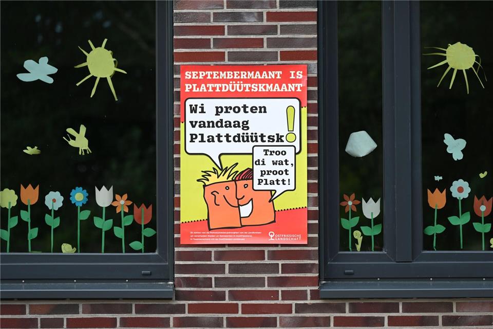 Oft gibt es an Schulen Plattdeutsch-AGs, teils wird auch auf Platt unterrichtet. (Archivbild)Lars Penning/dpa