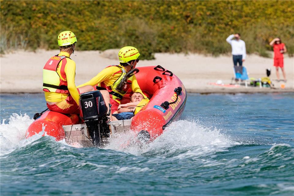 DLRG: Deutlich weniger Badetote in Schleswig-Holstein Oft konnten die Retter noch rechtzeitig eingreifen, manchmal kam allerdings jede Hilfe zu spät.(Symbolbild)Markus Scholz/dpa