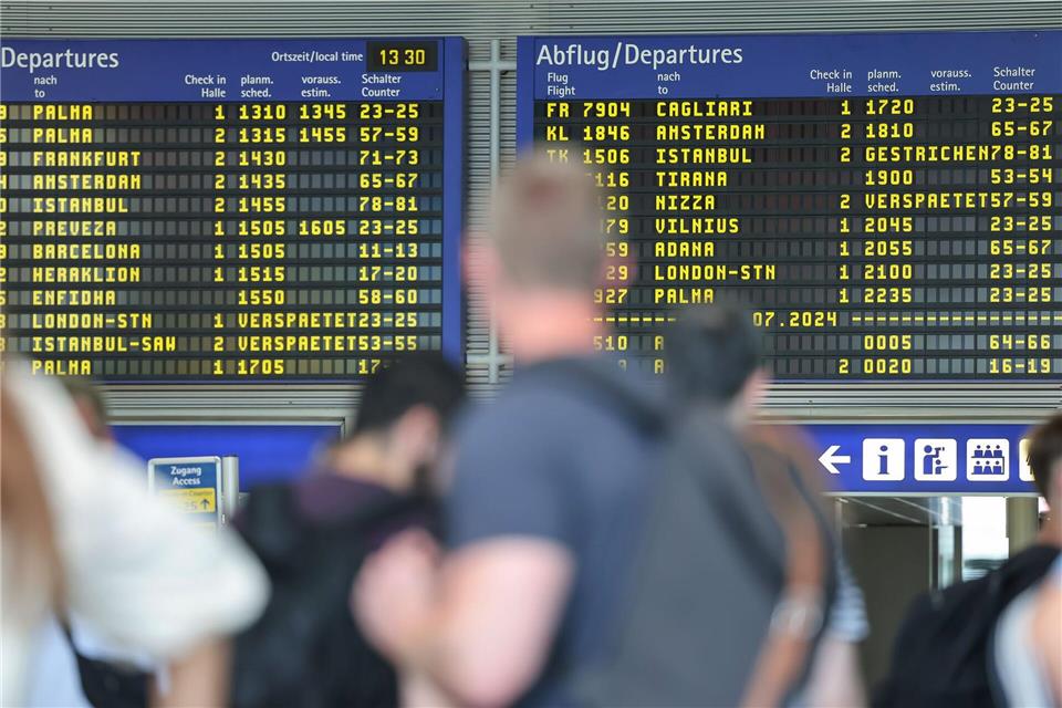 Ohne Live-Radar würden jede Menge Flüge ausfallen (Archivbild) Daniel Löb/dpa