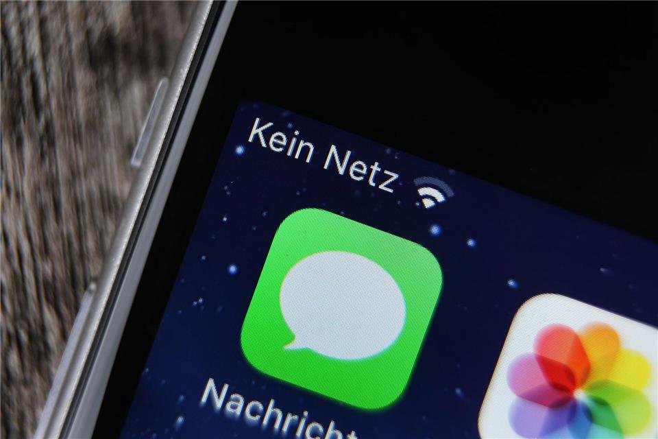 Ohne Netz funktionieren Telefone und Internet nicht. (Symbolbild) Karl-Josef Hildenbrand/dpa