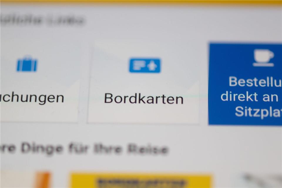 Ohne Papier an Bord: Ryanair will es erzwingen. (Symbolbild)Sebastian Kahnert/dpa