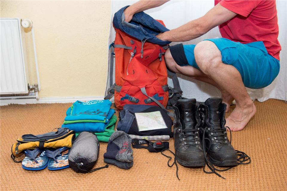 Ohne ihn geht es kaum: Der Rucksack gehört zur Outdoor-Ausrüstung in jedem Fall dazu.Inga Kjer/dpa-tmn