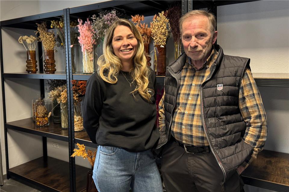 Ohne ihren Vater gehe es nicht, sagt Romy Knecht über Egbert Jenner. Beide arbeiten derzeit am Concept Store, der Anfang Februar an der Ramsdorfer Straße eröffnen wird.