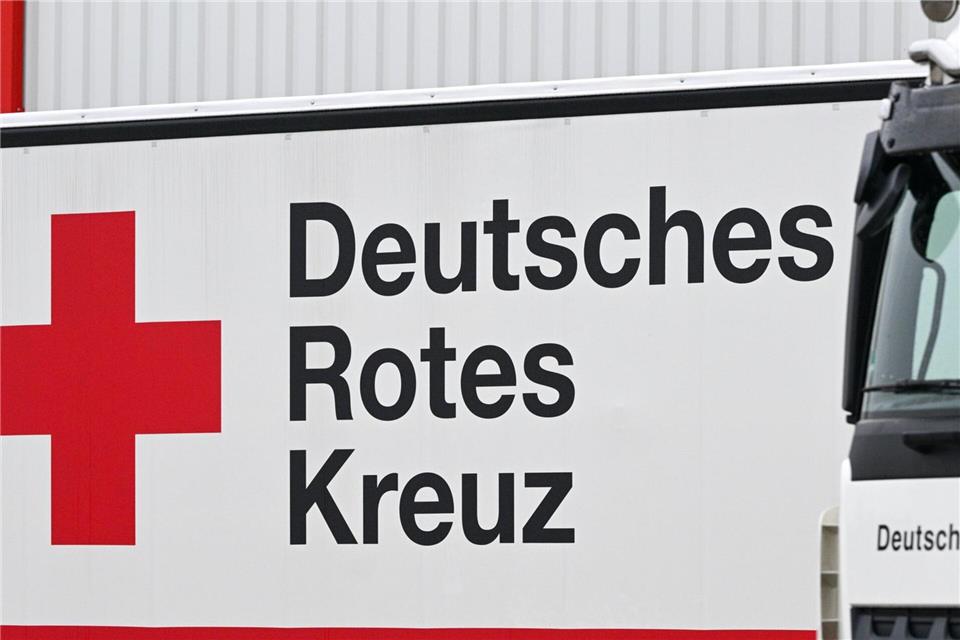 Ohne verlässliche Finanzierung sind die bestehenden Strukturen nicht dauerhaft zu halten, warnt das DRK. (Archivbild)Jens Kalaene/dpa