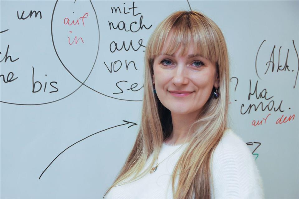 Oksana Hryb unterrichtet ehrenamtlich Deutsch. In der Ukraine war sie Englischlehrerin. Anja Sokolow/dpa-Zentralbild/dpa