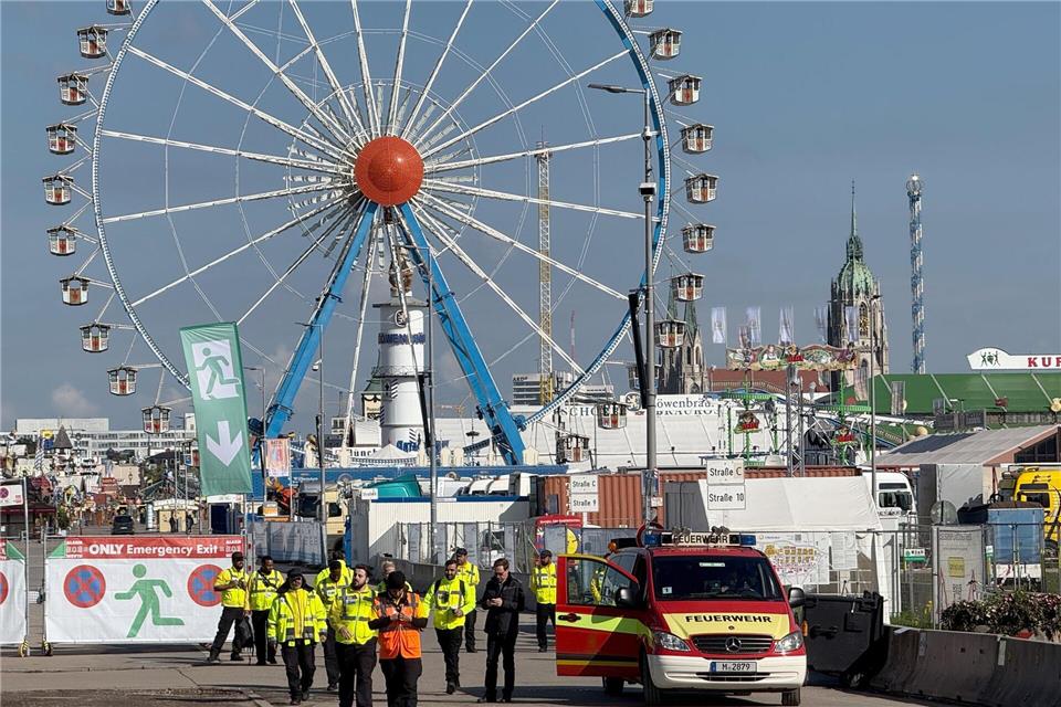 Oktoberfest in München bleibt nach Bombendrohung vorerst geschlossen.Christof Rührmair/dpa