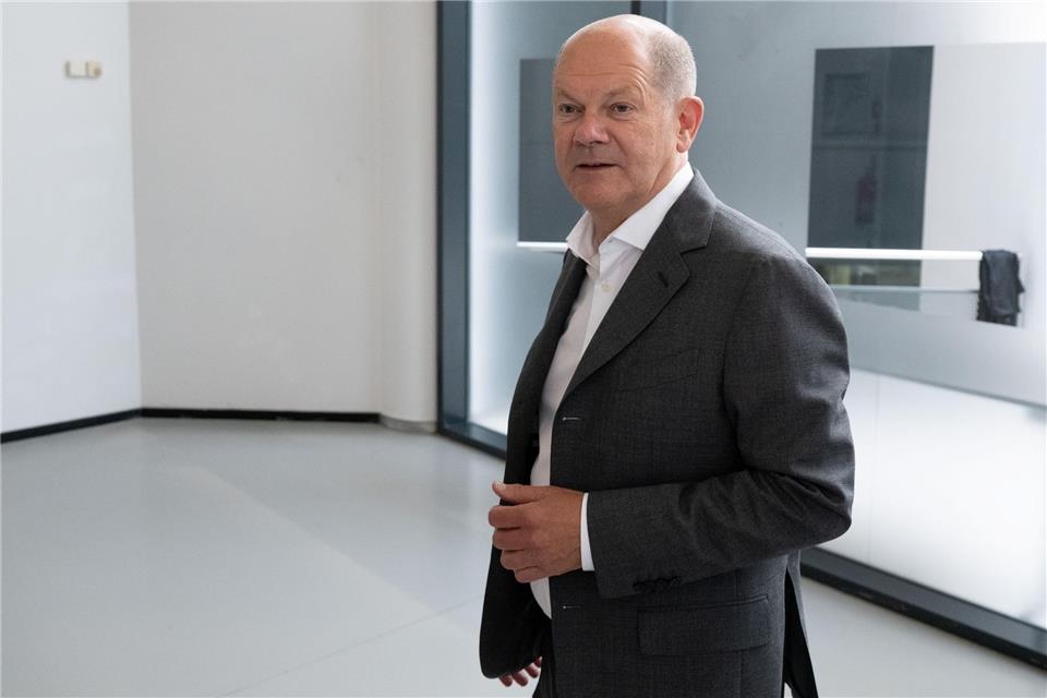 Olaf Scholz verteidigt im Gespräch mit Betriebsräten die Bilanz seiner Regierung.