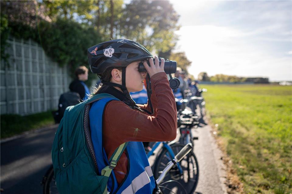 Ole steht fürs Birding manchmal sehr früh auf.Fabian Sommer/dpa