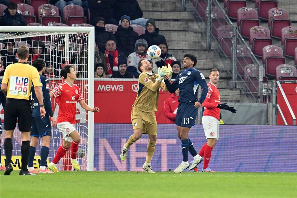 Oliver Baumann in seinem 500. Bundesliga-Spiel.Torsten Silz/dpa