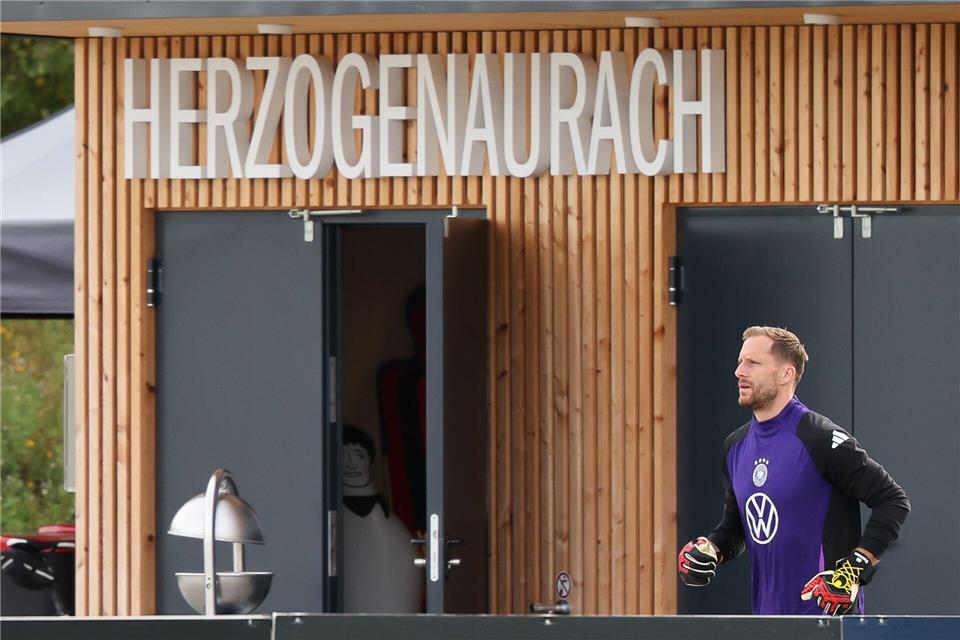 Oliver Baumann ist auf dem Weg zum Trainingsplatz in Herzogenaurach. (Archivbild) Christian Charisius/dpa