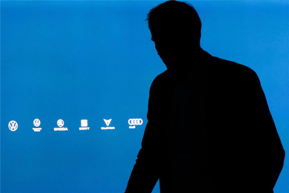 Oliver Blume gibt seinen Chefposten bei Porsche ab. (Archivbild)Julian Stratenschulte/dpa