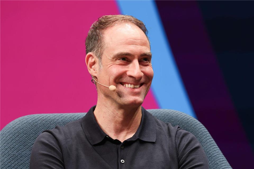 Oliver Mintzlaff, Geschäftsführer Red Bull, gibt Einblick in die Suche nach einem neuen CEO bei RB Leipzig. (Archivbild)Christian Charisius/dpa