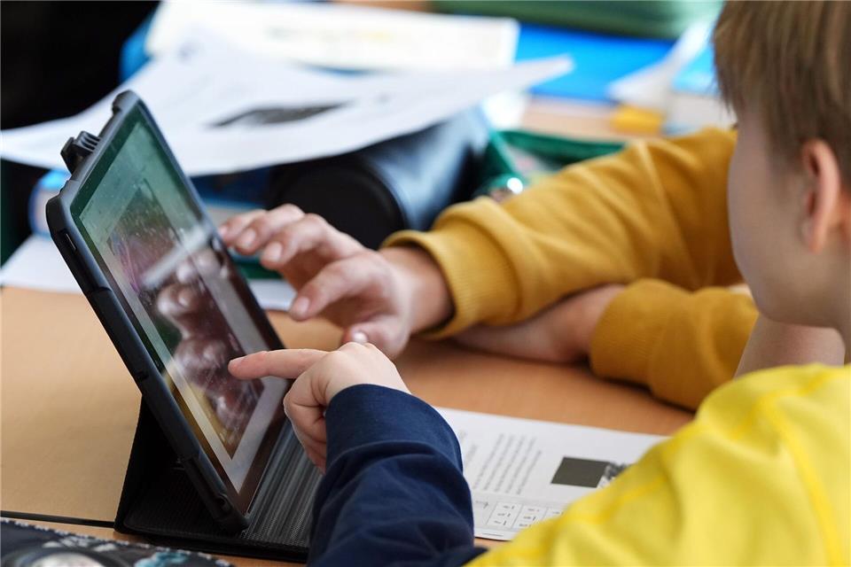 Online-Nachhilfeanbieter im Test: Die meisten Anbieter schnitten durchschnittlich ab - mit der Schulnote 3.Soeren Stache/dpa/dpa-tmn