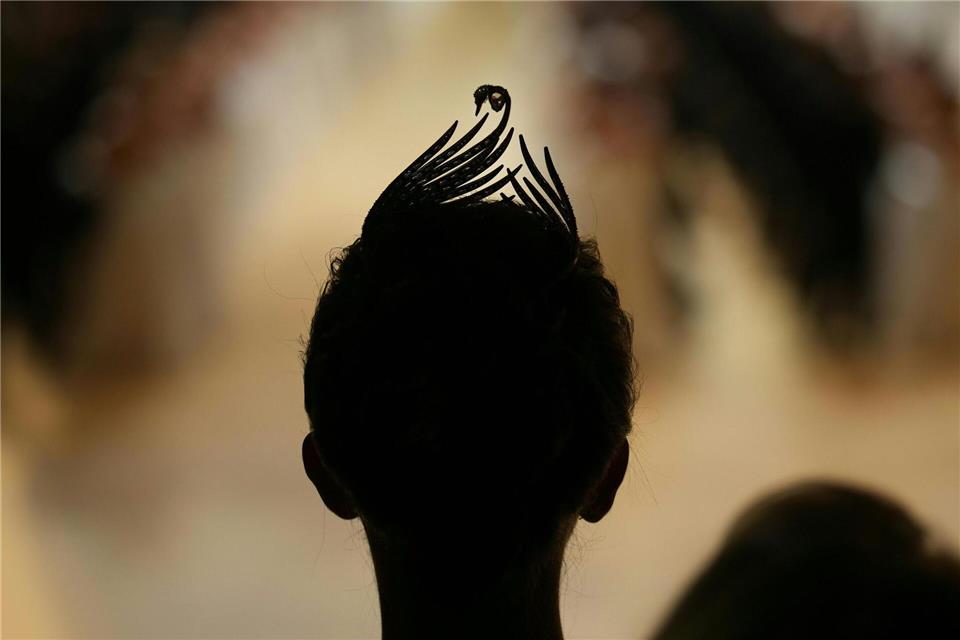 Opernball-Tiara während der Eröffnung des 68. Wiener Opernballs.Georg Hochmuth/APA/dpa