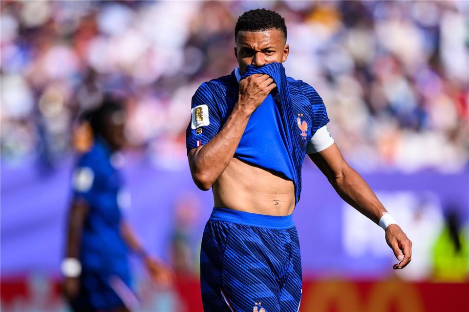 Opfer eines Rassismus-Skandals: Frankreichs Kylian Mbappé. (Archivbild)Tom Weller/dpa