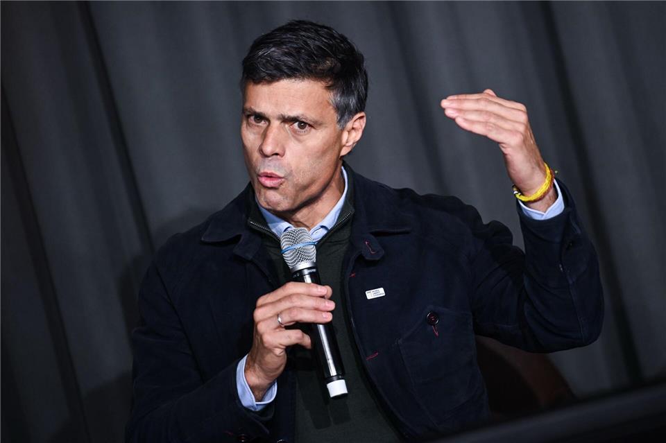 Oppositionelle und politisch Verfolgte aus Diktaturen betonen in Berlin den Wert von Freiheit und Demokratie. Britta Pedersen/dpa