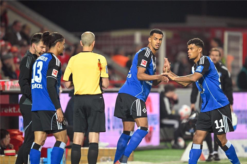 Option für das Spiel gegen Augsburg: Entweder Robert Glatzel (M.) oder Ransford Königsdörffer (r) vom Hamburger SV könnten von Beginn an spielen. (Archiv)Soeren Stache/dpa