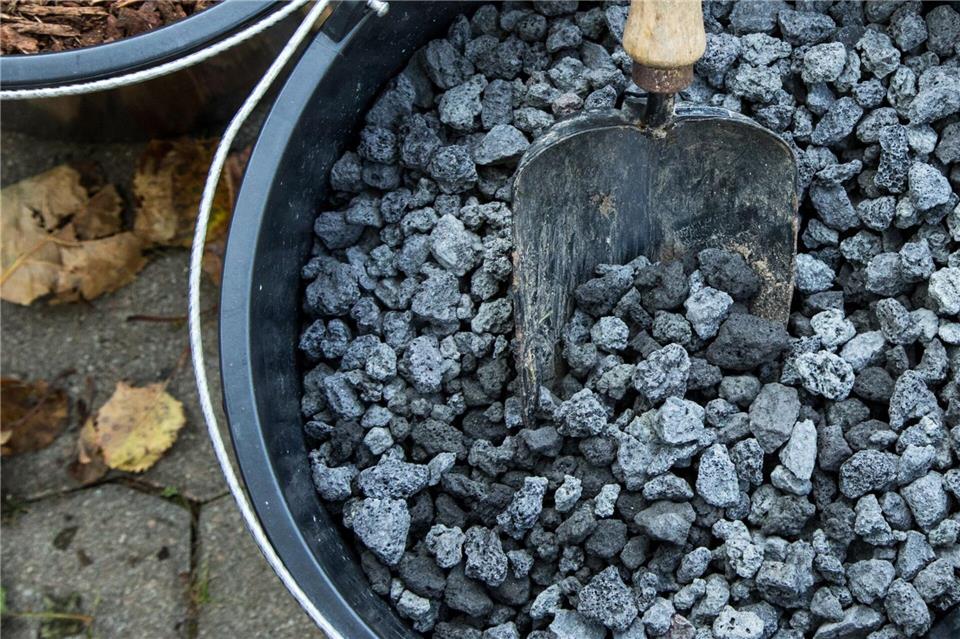 Organisch vs. mineralisch: Welcher Mulch besser geeignet ist, ist von verschiedenen Faktoren abhängig.picture alliance / dpa-tmn