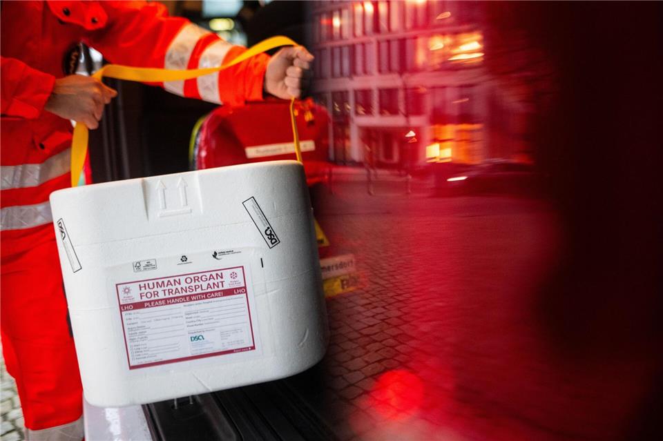 Organspenden retten Leben - vergangenes Jahr wurden in Deutschland mehr als 3.000 Organe transplantiert (Symbolbild).picture alliance/dpa